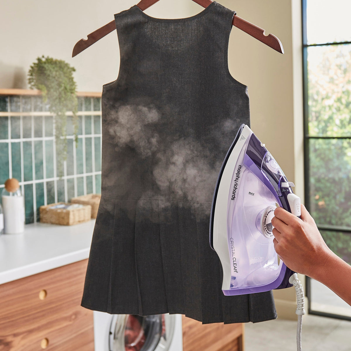 Morphy Richards Crystal Clear Steam Iron - 2.5 metre power cable and cable clip