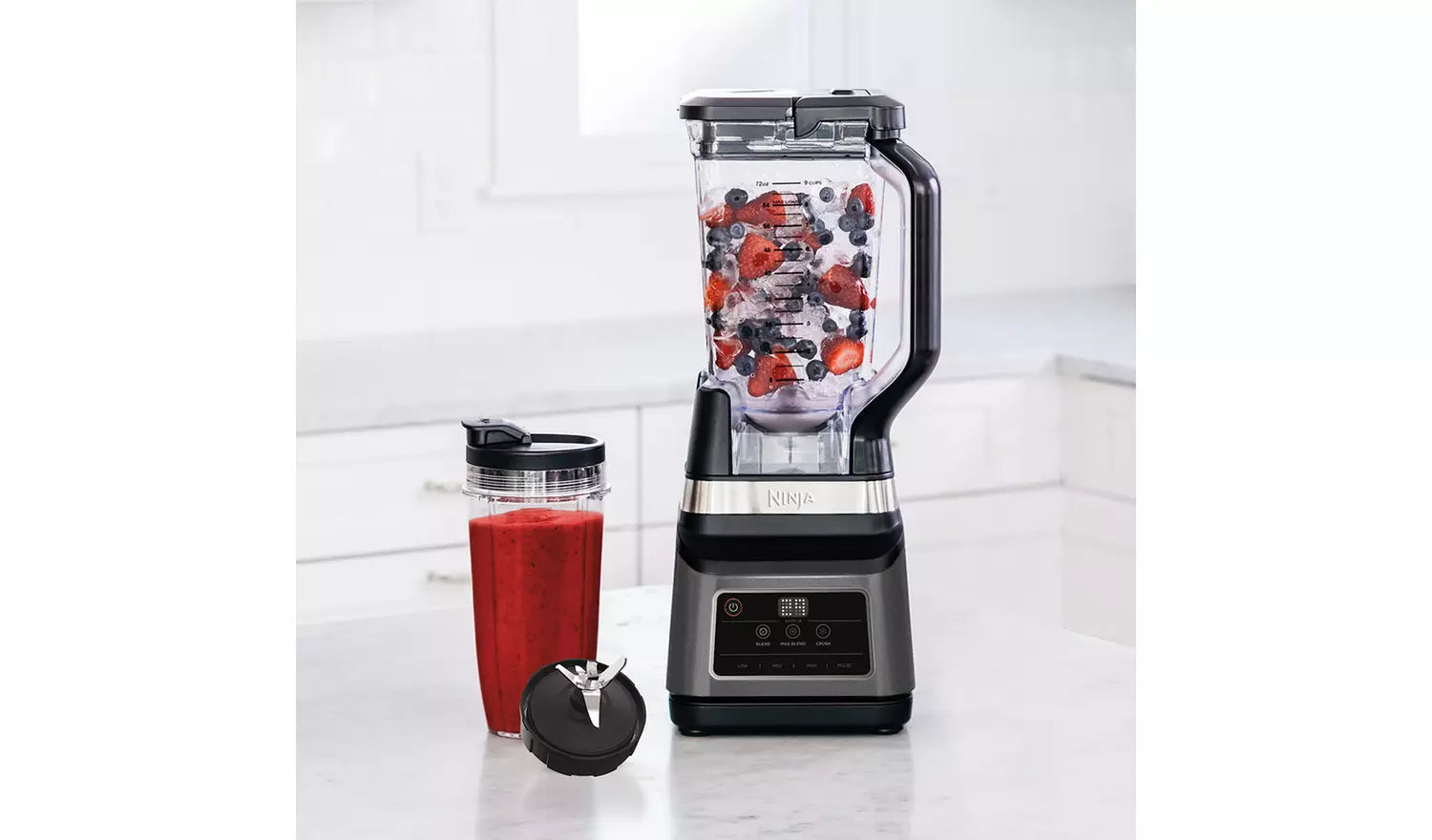 NINJA 2IN1 BLENDER-BN750UK in white background