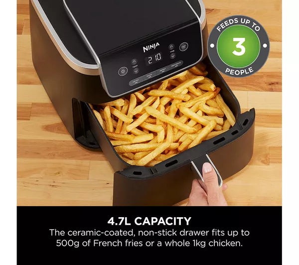 Ninja Air Fryer PRO 4.7L AF140UK in white background