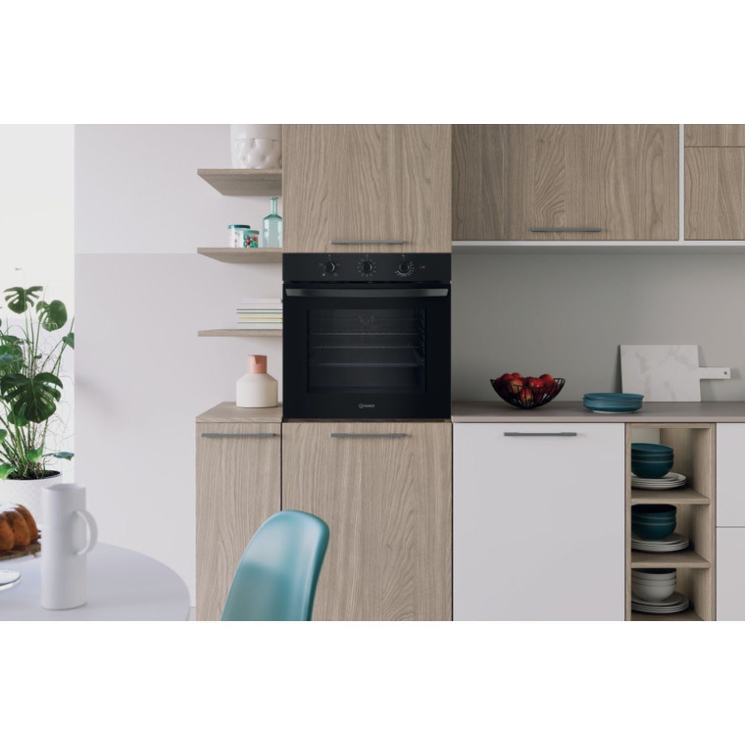 Indesit Click & Clean IO233BUK Single Oven – Black