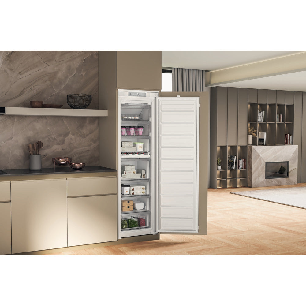 WHIRLPOOL INTEGRATED LARDER FREEZER - WHSD18FO23C1